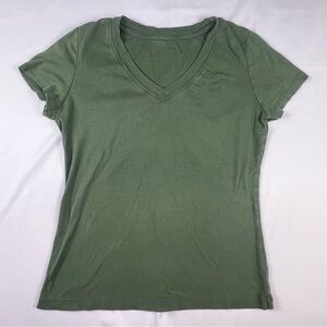 Women’s Short Sleeve Shirt -Unknown Size (Medium or Large) and Brand -Army Green